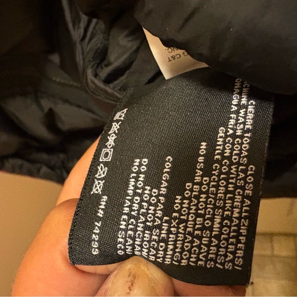 Canada Weather Gear Women’s Puffer Jacket Burgundy Hooded Lightweight Coat Sz S - Picture 7 of 13